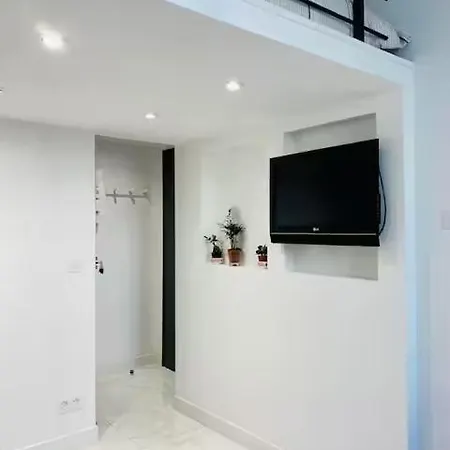 - Jean Medecin Clim Apartment *
